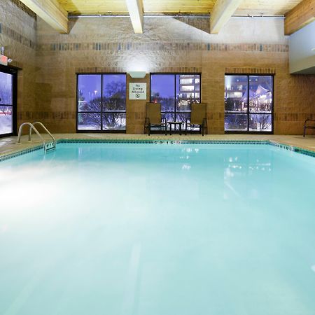 Holiday Inn Express & Suites Bloomington West By Ihg Eksteriør billede