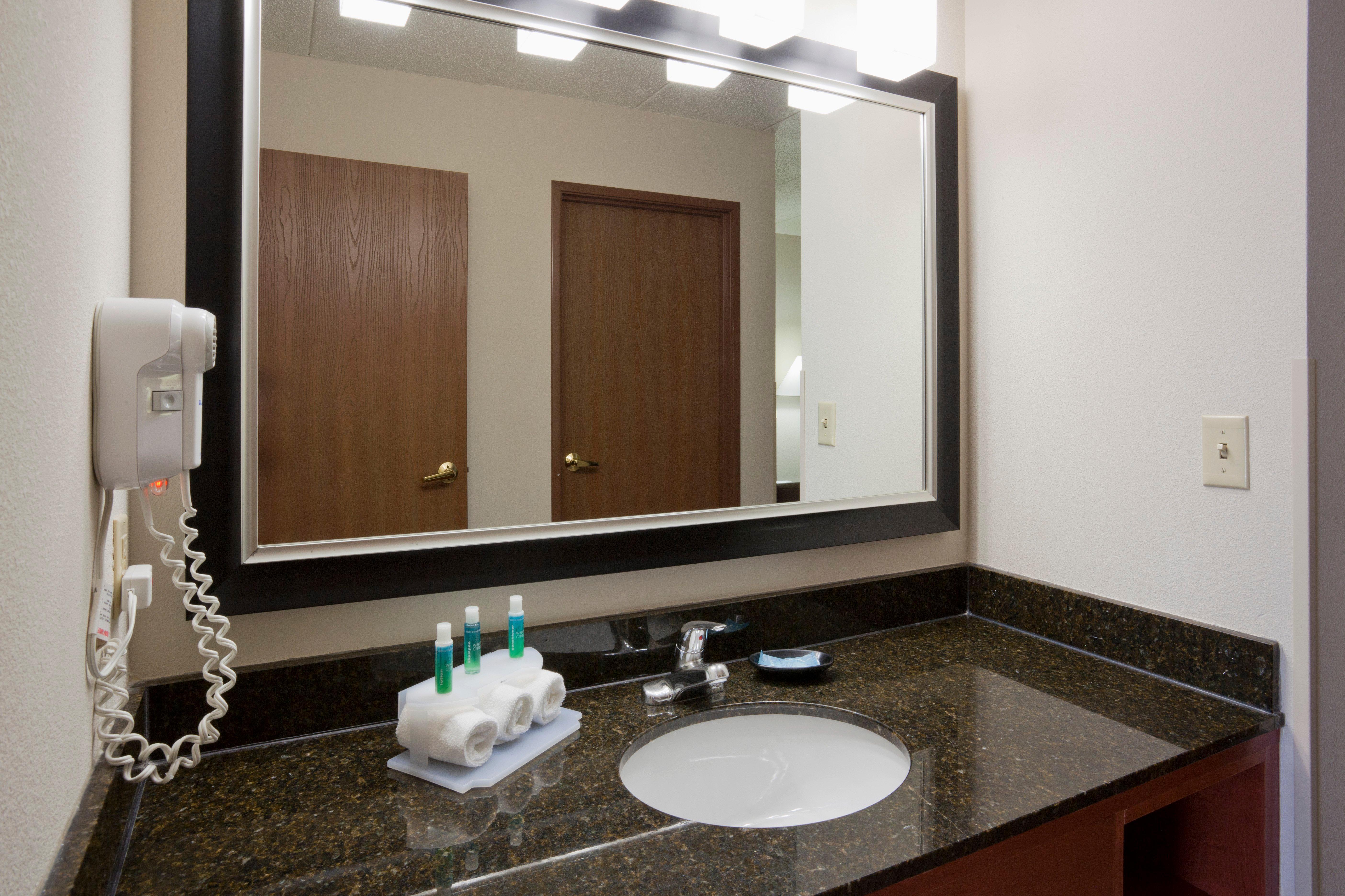 Holiday Inn Express & Suites Bloomington West By Ihg Eksteriør billede